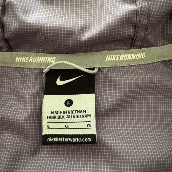 Nike Jackets & Blazers - Nike windbreaker jacket — light & sporty (tagged L / fits M-L)